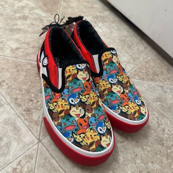 Kids Pokemon Slip On Sneakers Size 2 - Picture 2 of 3